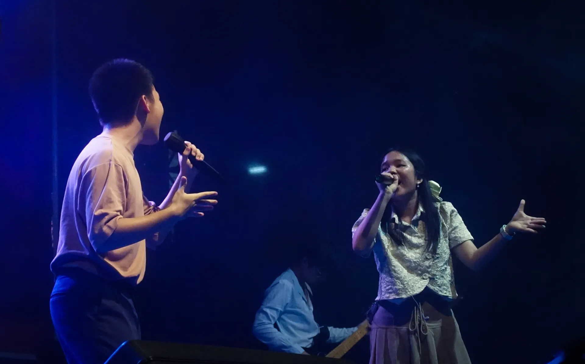 Salah satu band yang tampil di acara closing